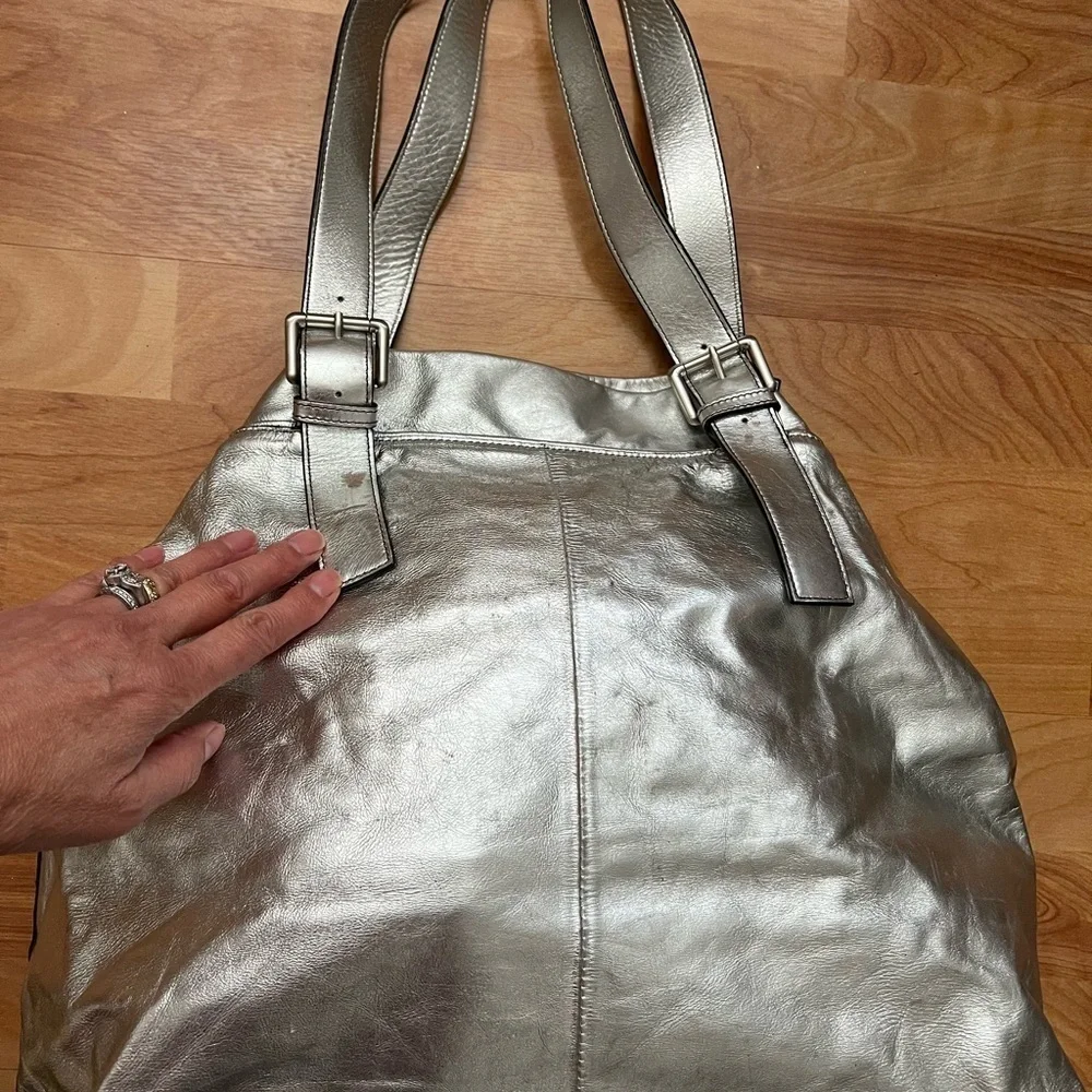 Kenneth Cole 25th Anniversary 1983 Edition SilverTote - Picture 12 of 14